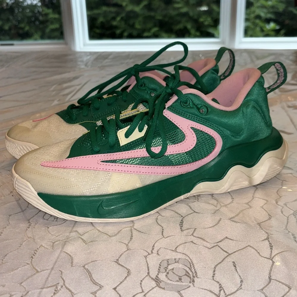 Brand new Nike Giannis green/ pink/ivory sneakers size 7.5 men!